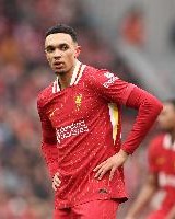 宝盈官方-天空：阿诺德不会影响范迪克和萨拉赫的动向，皇马有信心签下他